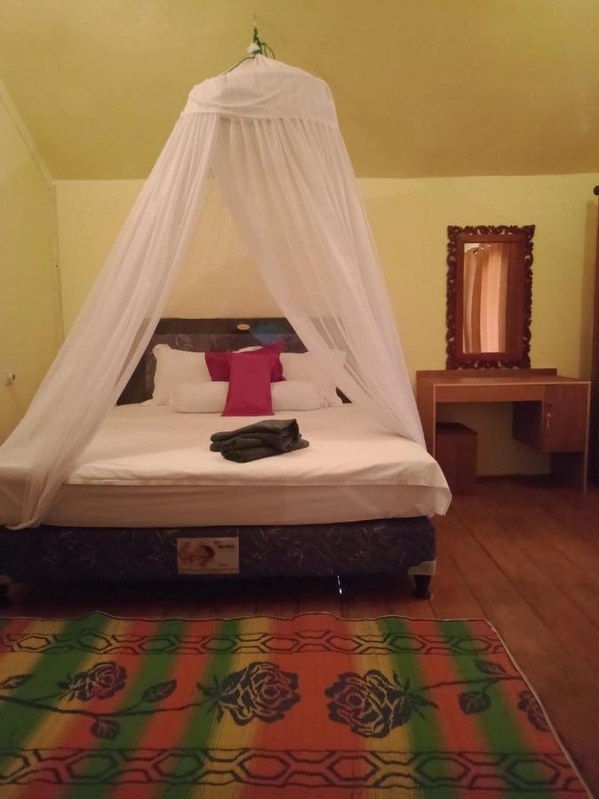 Why Not Bar And Bungalows #2 Pemenang Экстерьер фото